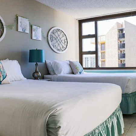 The Makai Suite At The Waikiki Banyan Хонолулу Екстериор снимка
