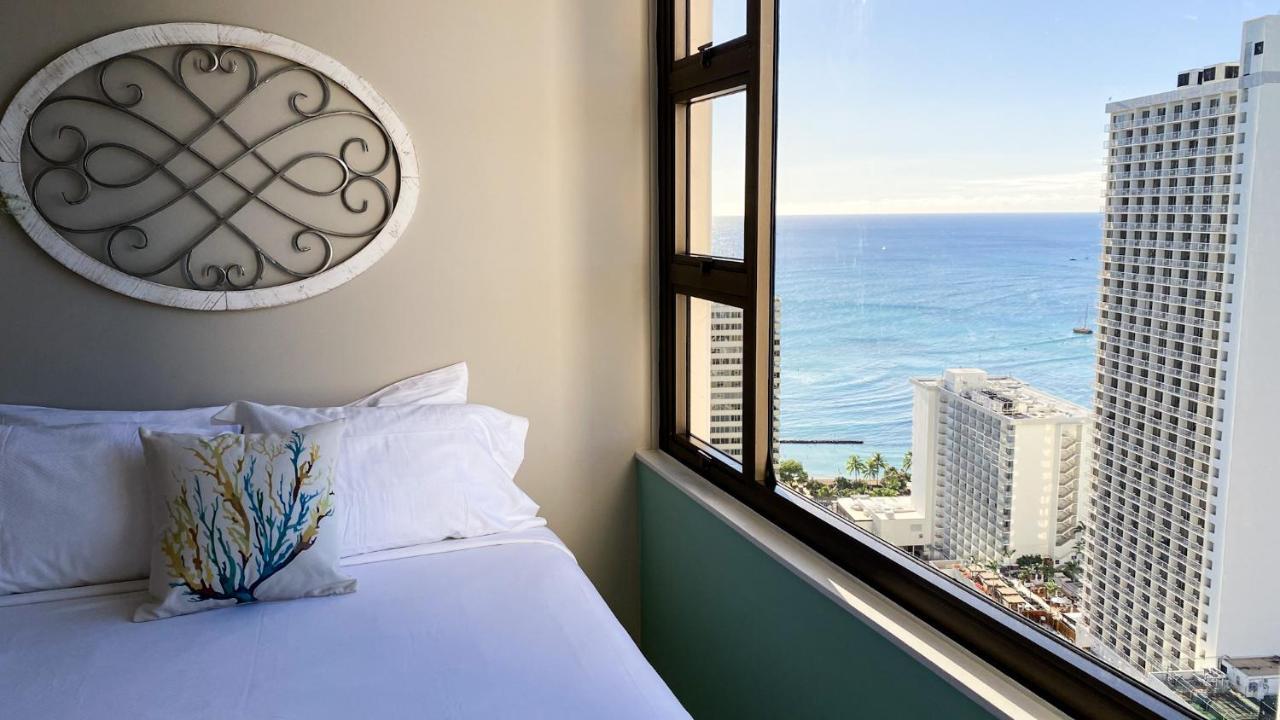 The Makai Suite At The Waikiki Banyan Хонолулу Екстериор снимка