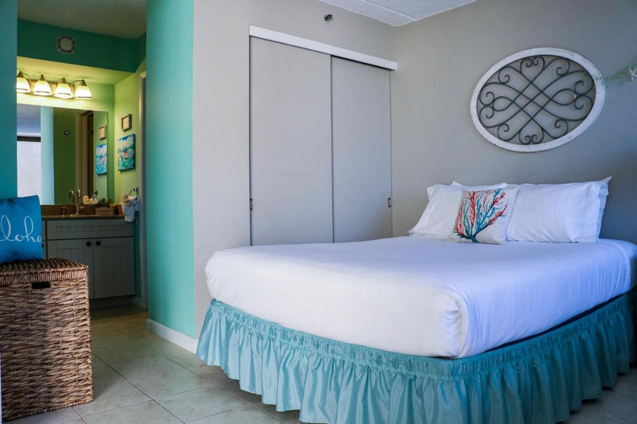 The Makai Suite At The Waikiki Banyan Хонолулу Екстериор снимка